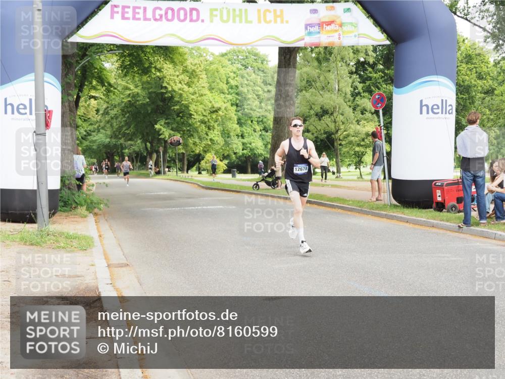 29.06.2025 - hella hamburg halbmarathon MichiJ http://msf.ph/oto/8160599 29.06.2025 10:11:04 Zwischen KM18-KM19 11829, 12678 meine-sportfotos.de