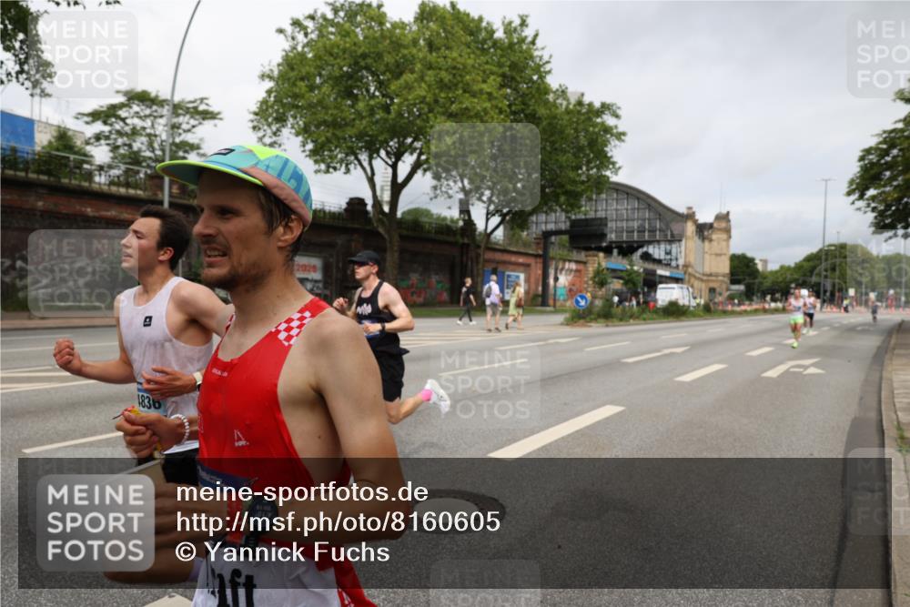 29.06.2025 - hella hamburg halbmarathon Yannick Fuchs http://msf.ph/oto/8160605 29.06.2025 10:20:31 20KM 1271, 2483, 8376, 10867, 11078, 11994, 12067, 13913, 14113, 14836, 15483, 16484 meine-sportfotos.de