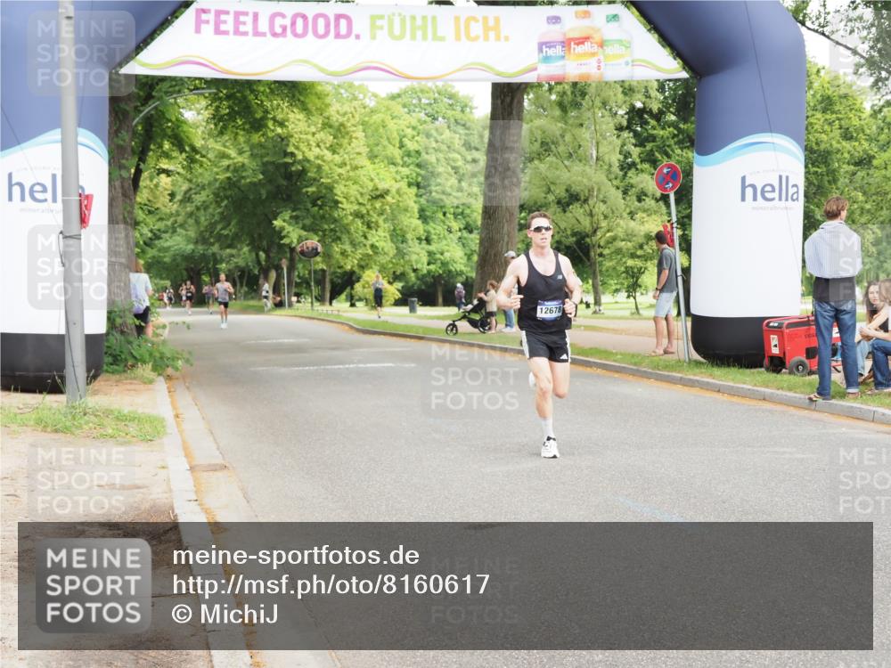 29.06.2025 - hella hamburg halbmarathon MichiJ http://msf.ph/oto/8160617 29.06.2025 10:11:04 Zwischen KM18-KM19 11829, 12678 meine-sportfotos.de