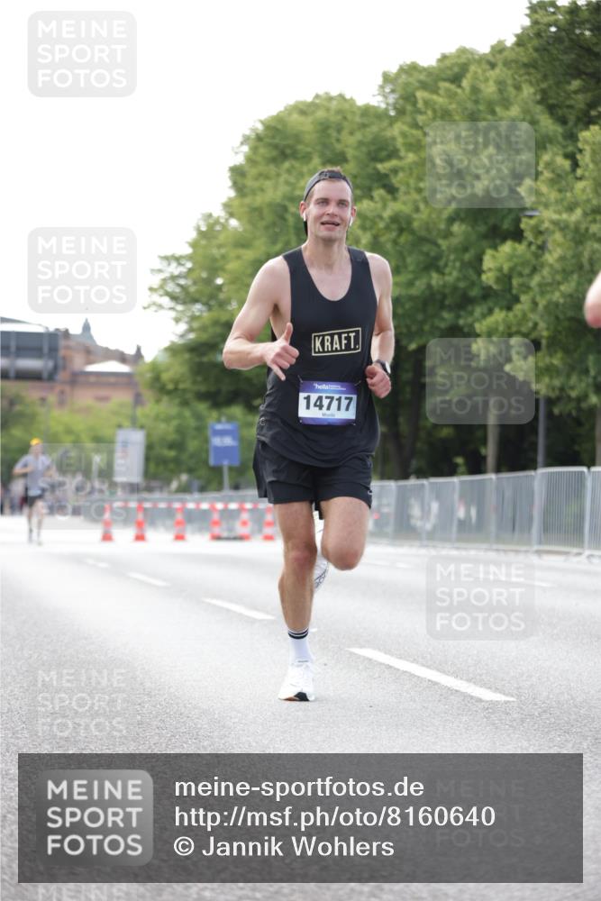 29.06.2025 - hella hamburg halbmarathon Jannik Wohlers http://msf.ph/oto/8160640 29.06.2025 09:39:37 Lombardsbrücke 53, 2144, 2659, 3720, 6380, 11678, 14717, 14933, 16120, 17402 meine-sportfotos.de