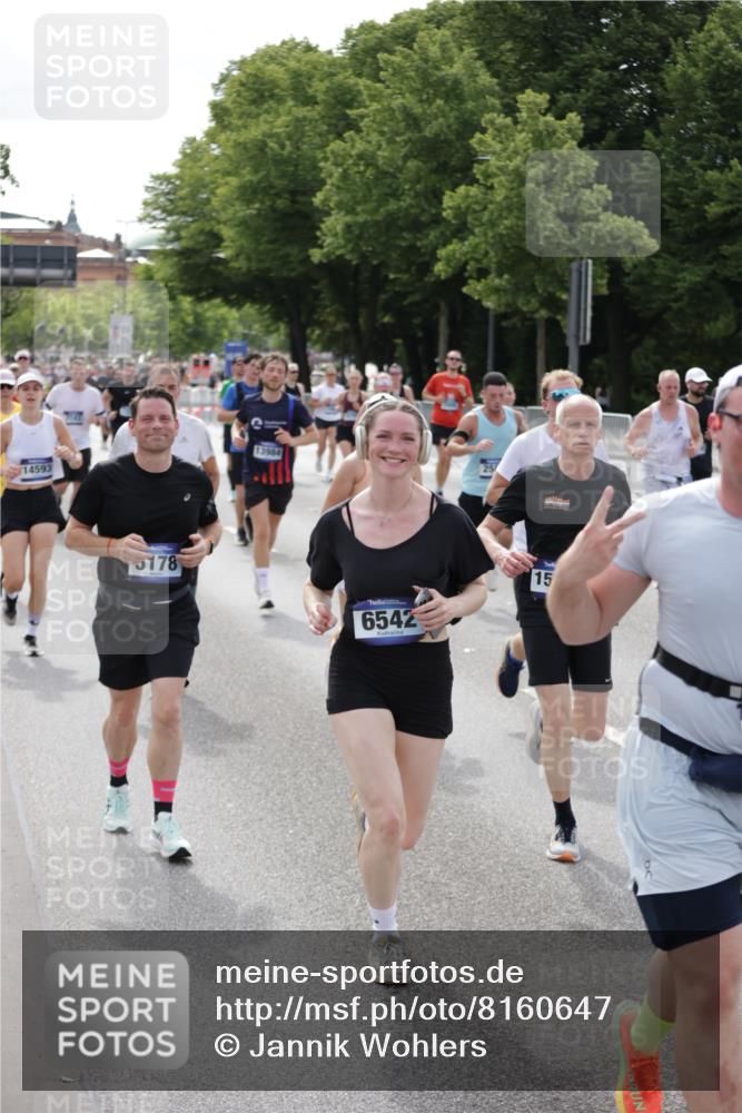 29.06.2025 - hella hamburg halbmarathon Jannik Wohlers http://msf.ph/oto/8160647 29.06.2025 10:18:53 Lombardsbrücke 1332, 1718, 1755, 2311, 2589, 2795, 2812, 2895, 4722, 5034, 5080, 5098, 5178, 5429, 6477, 6482, 6542, 7143, 8575, 8761, 8778, 9252, 9652, 10039, 10124, 10129, 10966, 11081, 11247, 12007, 12619, 12621, 12741, 13180, 13424, 13544, 13781, 13984, 14000, 14245, 14593, 15594, 15780, 15802, 15817, 16142, 16168, 16490, 16613, 16631, 16951, 16952, 17187, 17721, 17736, 17737, 18151 meine-sportfotos.de