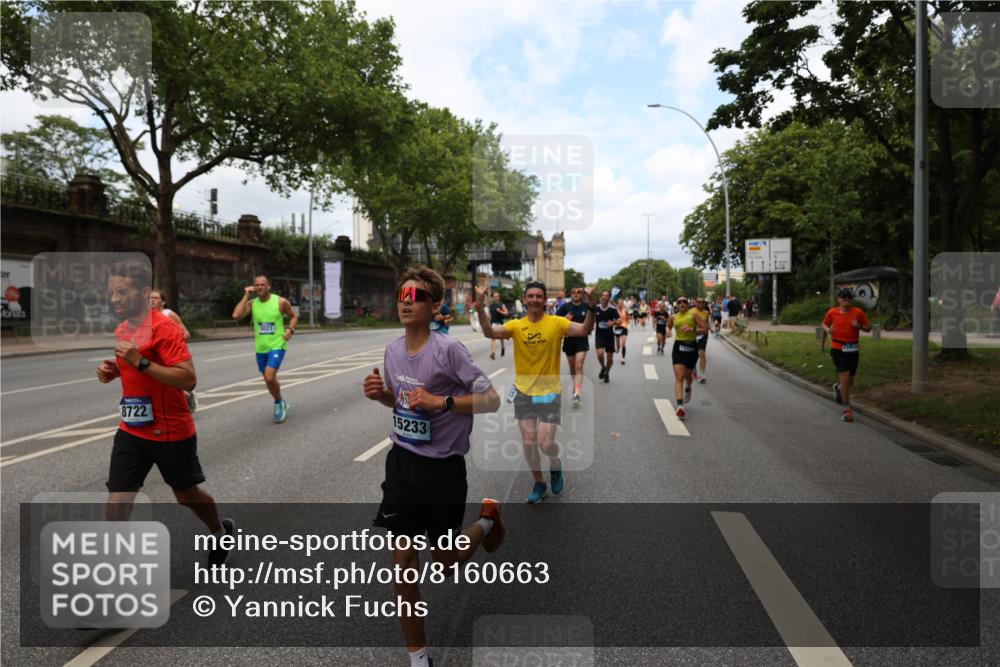 29.06.2025 - hella hamburg halbmarathon Yannick Fuchs http://msf.ph/oto/8160663 29.06.2025 10:38:52 20KM 1057, 1220, 1391, 1468, 1782, 1902, 1941, 2365, 2402, 2415, 3004, 3021, 3098, 3305, 4310, 4691, 4991, 5231, 5476, 5884, 6903, 7191, 7322, 7710, 8722, 8928, 9159, 9444, 10193, 10596, 11469, 12159, 12711, 13123, 13975, 14351, 14667, 14816, 15185, 15225, 15233, 15280, 16316, 16506, 16893, 17097, 17406, 17729, 17748, 18560, 18806, 19207 meine-sportfotos.de