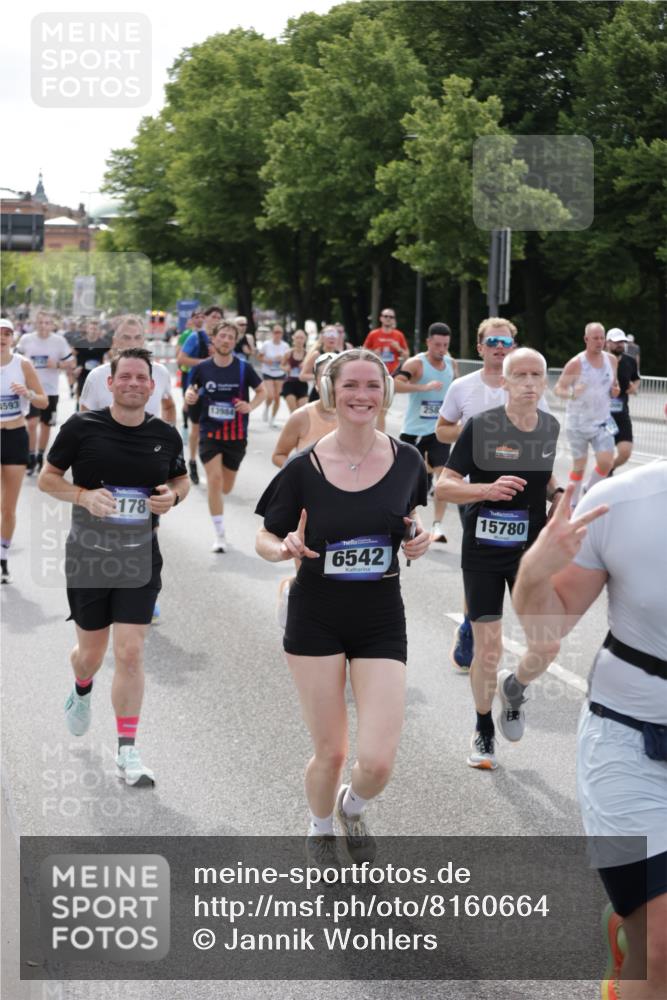 29.06.2025 - hella hamburg halbmarathon Jannik Wohlers http://msf.ph/oto/8160664 29.06.2025 10:18:53 Lombardsbrücke 1332, 1718, 1755, 2311, 2589, 2795, 2812, 2895, 4722, 5034, 5080, 5098, 5178, 5429, 6477, 6482, 6542, 7143, 8575, 8761, 8778, 9252, 9652, 10039, 10124, 10129, 10966, 11081, 11247, 12007, 12619, 12621, 12741, 13180, 13424, 13544, 13781, 13984, 14000, 14245, 14593, 15594, 15780, 15802, 15817, 16142, 16168, 16490, 16613, 16631, 16951, 16952, 17187, 17721, 17736, 17737, 18151 meine-sportfotos.de