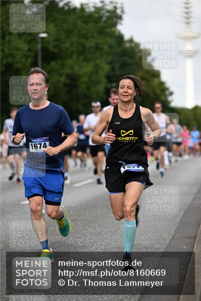 29.06.2025 - hella hamburg halbmarathon Dr. Thomas Lammeyer http://msf.ph/oto/8160669 29.06.2025 10:08:36 Kennedybrücke 1161, 1316, 1367, 1377, 1674, 2011, 3413, 3488, 4146, 4488, 4904, 5354, 5365, 5976, 6311, 6706, 6709, 8089, 8217, 10213, 10756, 10962 meine-sportfotos.de