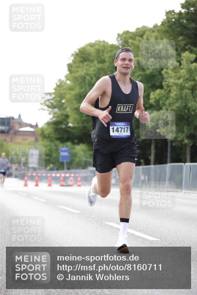 29.06.2025 - hella hamburg halbmarathon Jannik Wohlers http://msf.ph/oto/8160711 29.06.2025 09:39:37 Lombardsbrücke 53, 2144, 2659, 3720, 6380, 11678, 14717, 14933, 16120, 17402 meine-sportfotos.de