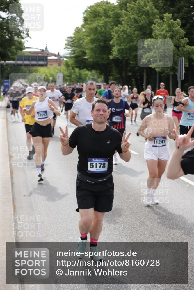 29.06.2025 - hella hamburg halbmarathon Jannik Wohlers http://msf.ph/oto/8160728 29.06.2025 10:18:54 Lombardsbrücke 1332, 1718, 1755, 2017, 2311, 2589, 2795, 2812, 2895, 4722, 5034, 5080, 5098, 5178, 5429, 6477, 6482, 6542, 7143, 8575, 8761, 8778, 9252, 9652, 9856, 10039, 10124, 10129, 10966, 11081, 11247, 12007, 12619, 12621, 12741, 13180, 13424, 13544, 13781, 13984, 14000, 14245, 14593, 15594, 15780, 15802, 15817, 16142, 16490, 16613, 16631, 16951, 16952, 17187, 17721, 17736, 17737, 18151, 18234, 18279 meine-sportfotos.de