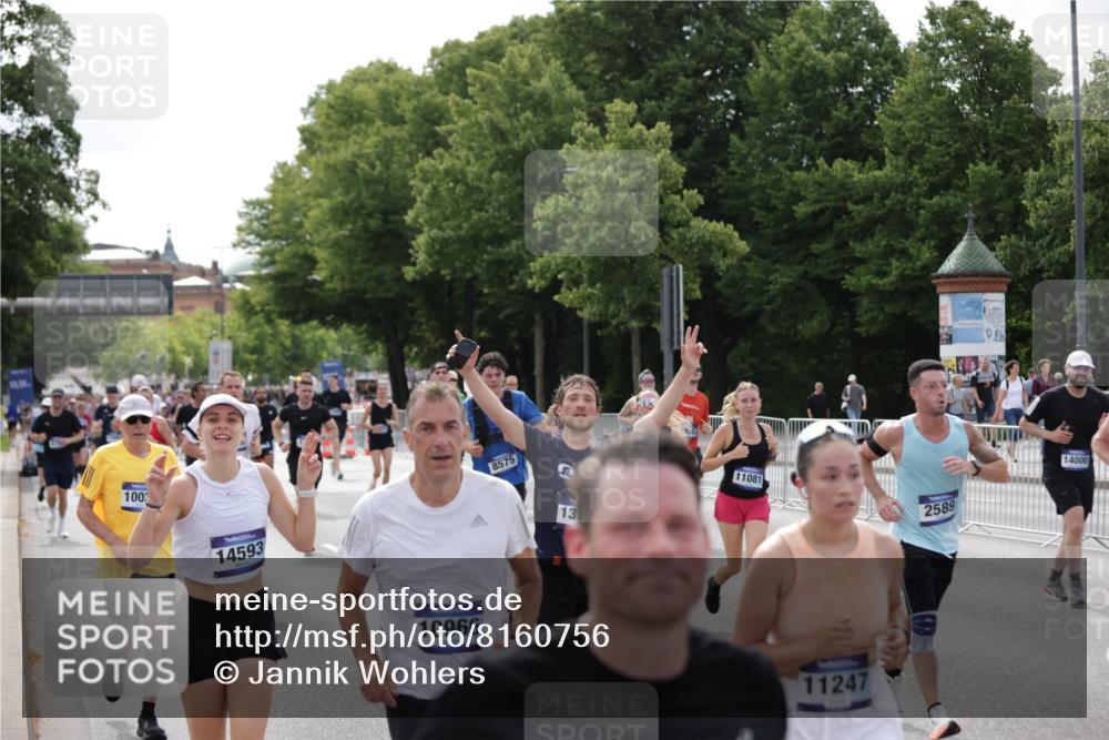29.06.2025 - hella hamburg halbmarathon Jannik Wohlers http://msf.ph/oto/8160756 29.06.2025 10:18:55 Lombardsbrücke 1332, 1708, 1718, 1755, 2017, 2311, 2589, 2795, 2812, 2895, 4722, 5034, 5080, 5098, 5178, 5429, 5449, 6477, 6482, 6542, 7143, 8575, 8761, 8778, 9252, 9652, 9856, 10039, 10124, 10129, 10966, 11081, 11247, 12007, 12619, 12621, 12696, 12741, 13180, 13424, 13544, 13781, 13984, 14000, 14245, 14593, 15594, 15780, 15802, 15817, 16142, 16490, 16613, 16631, 16951, 16952, 17187, 17721, 18053, 18151, 18234, 18279 meine-sportfotos.de