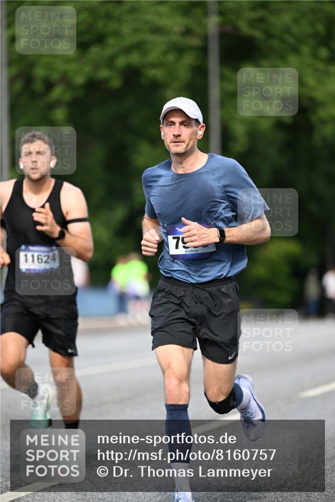 29.06.2025 - hella hamburg halbmarathon Dr. Thomas Lammeyer http://msf.ph/oto/8160757 29.06.2025 09:44:25 Kennedybrücke 2459, 4128, 4571, 7963, 9442, 10234 meine-sportfotos.de