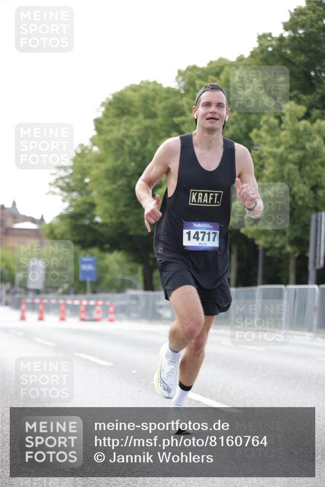 29.06.2025 - hella hamburg halbmarathon Jannik Wohlers http://msf.ph/oto/8160764 29.06.2025 09:39:38 Lombardsbrücke 53, 2144, 2659, 3720, 6380, 11678, 14717, 14933, 16120 meine-sportfotos.de