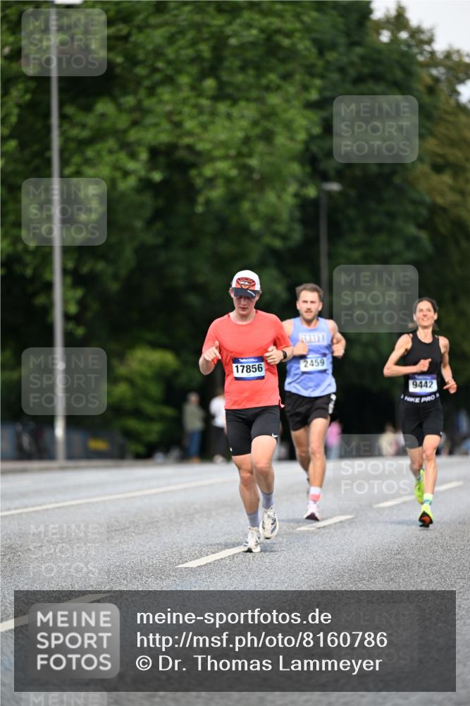 29.06.2025 - hella hamburg halbmarathon Dr. Thomas Lammeyer http://msf.ph/oto/8160786 29.06.2025 09:44:27 Kennedybrücke 2459, 4128, 4571, 7963, 9442, 10234 meine-sportfotos.de