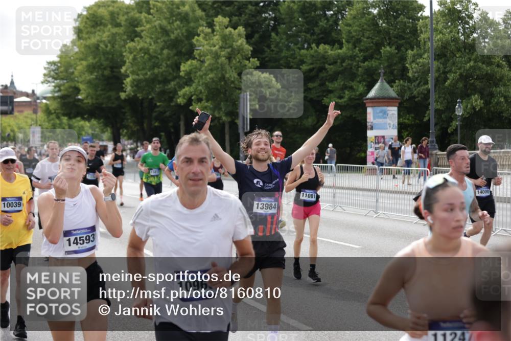 29.06.2025 - hella hamburg halbmarathon Jannik Wohlers http://msf.ph/oto/8160810 29.06.2025 10:18:56 Lombardsbrücke 1332, 1708, 1755, 2017, 2311, 2589, 2795, 2812, 2895, 4722, 5034, 5080, 5098, 5178, 5429, 5449, 6477, 6482, 6542, 7143, 8537, 8575, 8761, 8778, 9252, 9652, 9856, 10039, 10124, 10129, 10966, 11081, 11247, 12007, 12619, 12621, 12696, 12741, 13180, 13424, 13544, 13781, 13984, 14000, 14245, 14593, 15594, 15780, 15802, 15817, 16142, 16490, 16613, 16631, 16951, 16952, 17187, 17721, 18053, 18151, 18234, 18279 meine-sportfotos.de