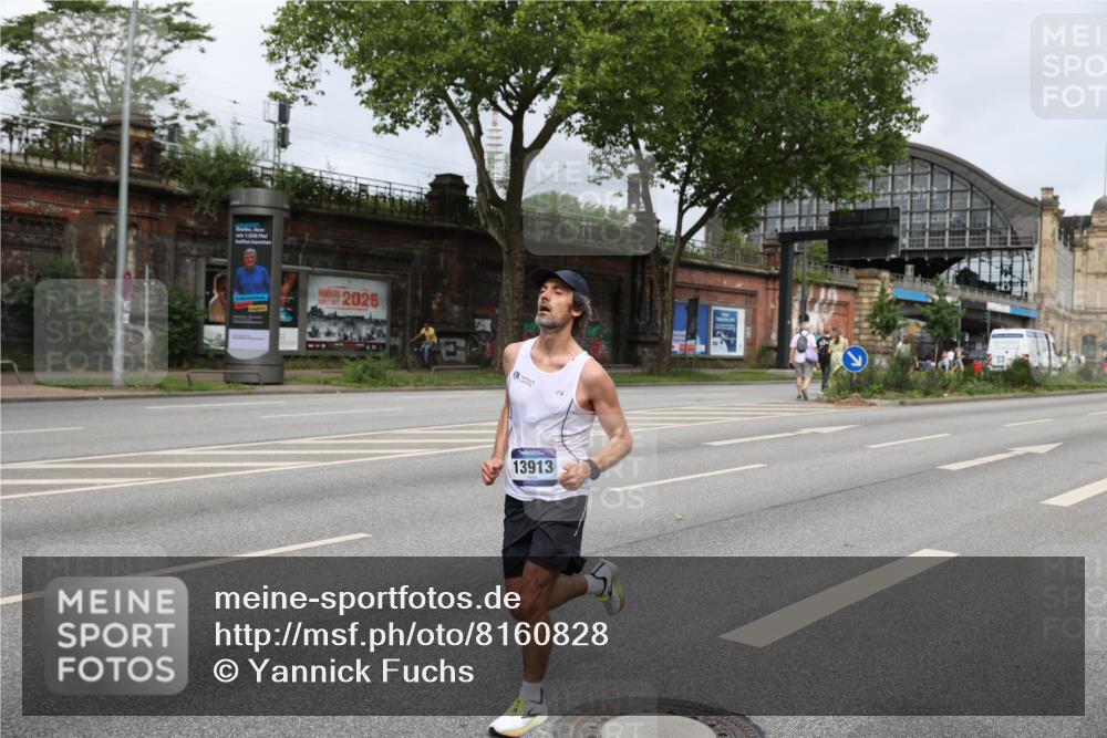 29.06.2025 - hella hamburg halbmarathon Yannick Fuchs http://msf.ph/oto/8160828 29.06.2025 10:20:37 20KM 1271, 2483, 4338, 8376, 11994, 12067, 13913, 15483 meine-sportfotos.de