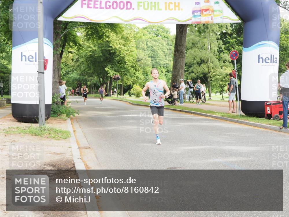 29.06.2025 - hella hamburg halbmarathon MichiJ http://msf.ph/oto/8160842 29.06.2025 10:11:12 Zwischen KM18-KM19  meine-sportfotos.de
