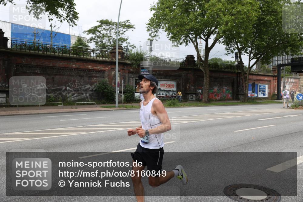 29.06.2025 - hella hamburg halbmarathon Yannick Fuchs http://msf.ph/oto/8160849 29.06.2025 10:20:38 20KM 1271, 2483, 4338, 8376, 11994, 12067, 13913, 15483 meine-sportfotos.de
