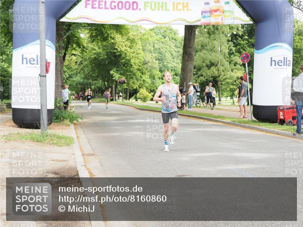 29.06.2025 - hella hamburg halbmarathon MichiJ http://msf.ph/oto/8160860 29.06.2025 10:11:12 Zwischen KM18-KM19  meine-sportfotos.de