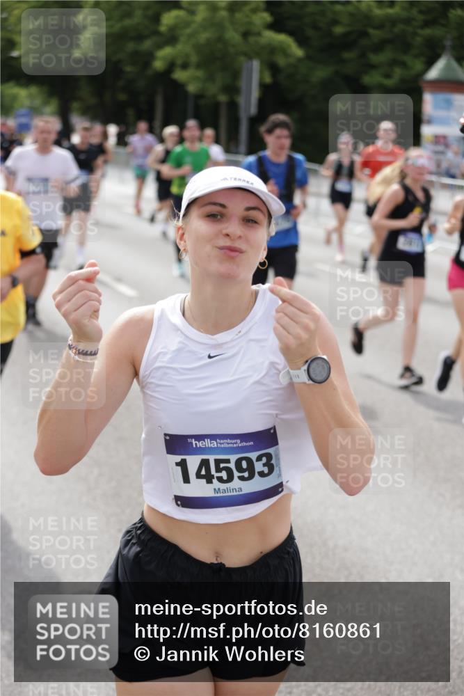 29.06.2025 - hella hamburg halbmarathon Jannik Wohlers http://msf.ph/oto/8160861 29.06.2025 10:18:57 Lombardsbrücke 1332, 1708, 2017, 2311, 2589, 2795, 2812, 2895, 2993, 4722, 5034, 5080, 5098, 5178, 5429, 5449, 6477, 6542, 6939, 7143, 8537, 8575, 8761, 8778, 9252, 9652, 9856, 10039, 10124, 10129, 10966, 11081, 11247, 12007, 12619, 12621, 12696, 12741, 13180, 13424, 13544, 13781, 13984, 14000, 14245, 14593, 14808, 14957, 15594, 15780, 15802, 15817, 16142, 16490, 16613, 16631, 16951, 16952, 17187, 17721, 18053, 18151, 18234, 18279 meine-sportfotos.de