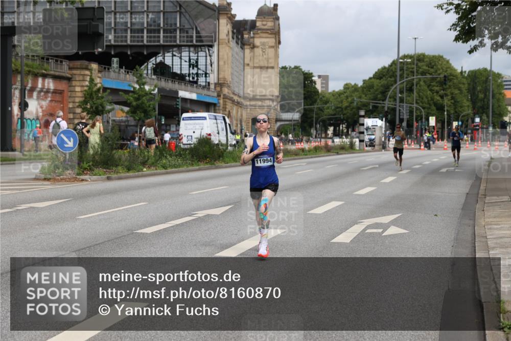 29.06.2025 - hella hamburg halbmarathon Yannick Fuchs http://msf.ph/oto/8160870 29.06.2025 10:20:40 20KM 1271, 2483, 4338, 8376, 11228, 11994, 12067, 13913 meine-sportfotos.de