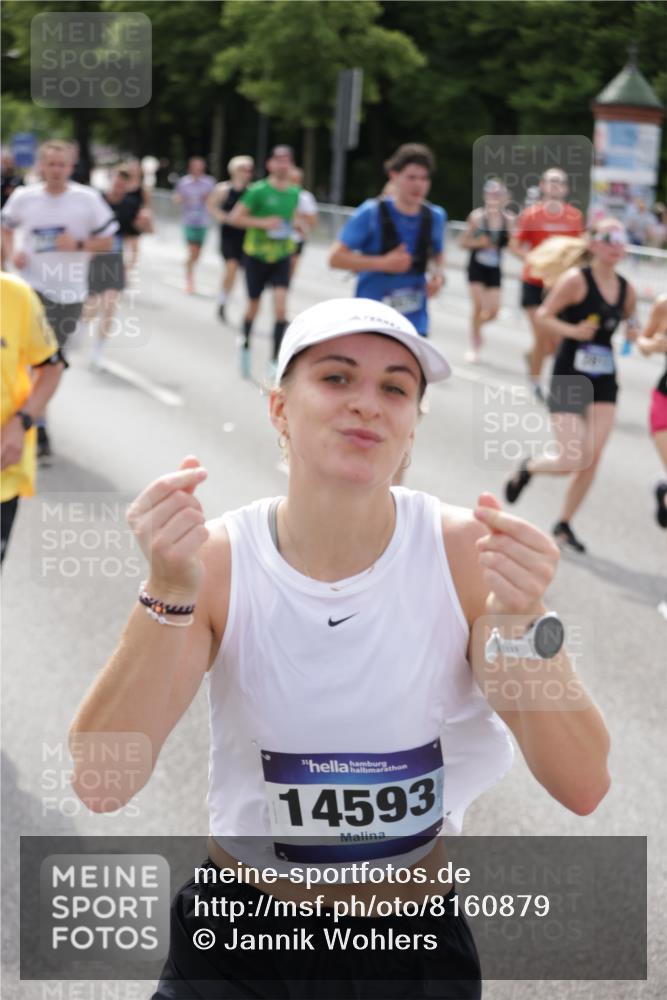 29.06.2025 - hella hamburg halbmarathon Jannik Wohlers http://msf.ph/oto/8160879 29.06.2025 10:18:57 Lombardsbrücke 1332, 1708, 2017, 2311, 2589, 2795, 2812, 2895, 2993, 4722, 5034, 5080, 5098, 5178, 5429, 5449, 6477, 6542, 6939, 7143, 8537, 8575, 8761, 8778, 9252, 9652, 9856, 10039, 10124, 10129, 10966, 11081, 11247, 12007, 12619, 12621, 12696, 12741, 13180, 13424, 13544, 13781, 13984, 14000, 14245, 14593, 14808, 14957, 15594, 15780, 15802, 15817, 16142, 16490, 16613, 16631, 16951, 16952, 17187, 17721, 18053, 18151, 18234, 18279 meine-sportfotos.de