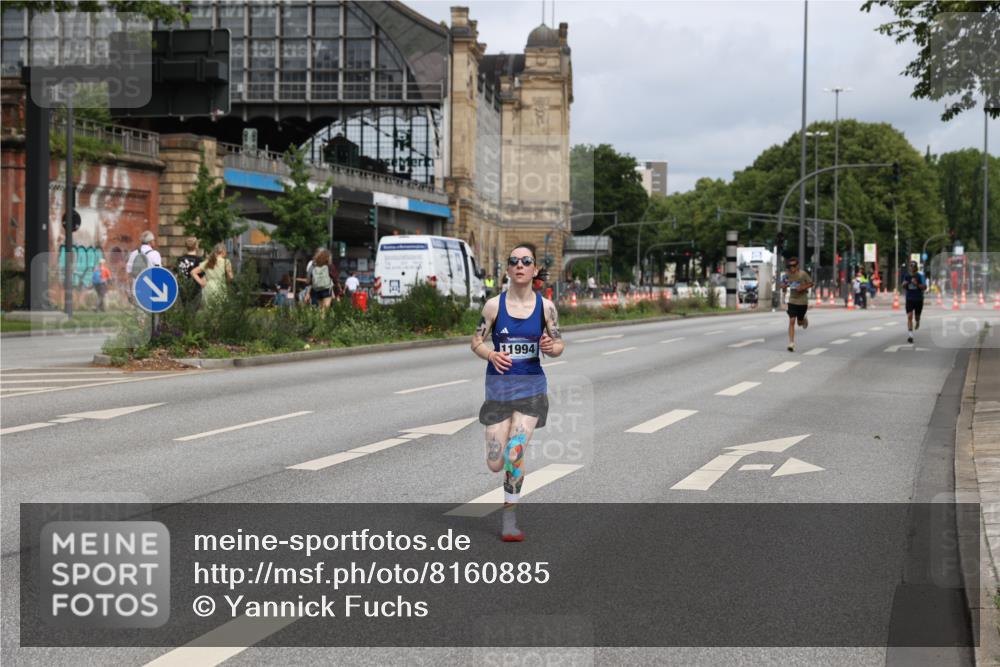 29.06.2025 - hella hamburg halbmarathon Yannick Fuchs http://msf.ph/oto/8160885 29.06.2025 10:20:40 20KM 1271, 2483, 4338, 8376, 11228, 11994, 12067, 13913 meine-sportfotos.de
