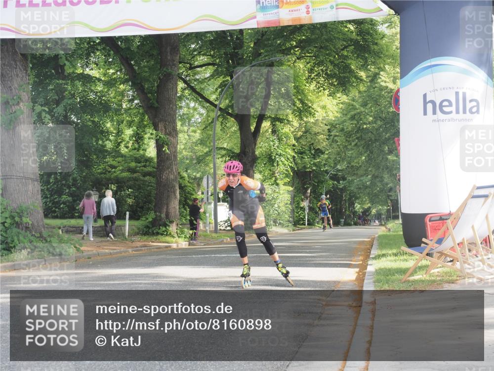 29.06.2025 - hella hamburg halbmarathon KatJ http://msf.ph/oto/8160898 29.06.2025 09:10:26 Zwischen KM18-KM19  meine-sportfotos.de
