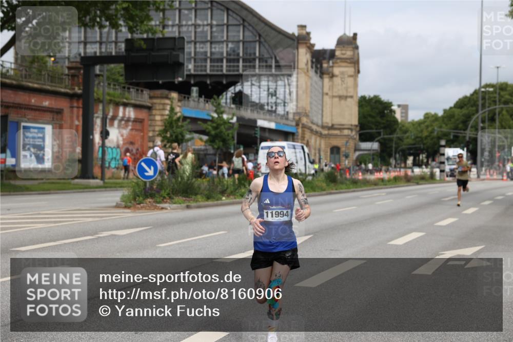 29.06.2025 - hella hamburg halbmarathon Yannick Fuchs http://msf.ph/oto/8160906 29.06.2025 10:20:40 20KM 1271, 2483, 4338, 8376, 11228, 11994, 12067, 13913 meine-sportfotos.de