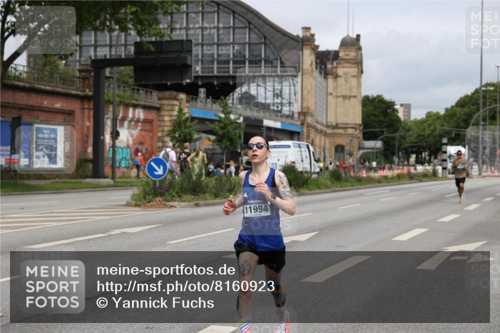 29.06.2025 - hella hamburg halbmarathon Yannick Fuchs http://msf.ph/oto/8160923 29.06.2025 10:20:41 20KM 2483, 4338, 8376, 11228, 11994, 12067, 13346, 13913 meine-sportfotos.de