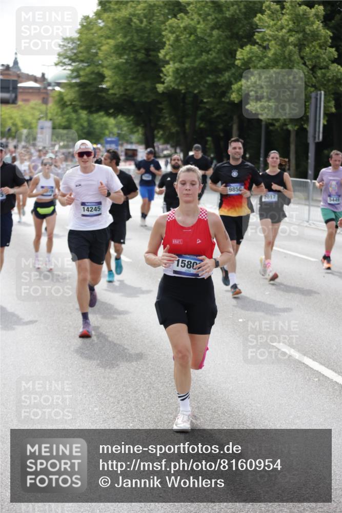 29.06.2025 - hella hamburg halbmarathon Jannik Wohlers http://msf.ph/oto/8160954 29.06.2025 10:19:00 Lombardsbrücke 1332, 1708, 2017, 2311, 2589, 2795, 2812, 2895, 2993, 2995, 4722, 5035, 5080, 5123, 5178, 5429, 5449, 6542, 6939, 7143, 8537, 8575, 8761, 8778, 9252, 9856, 10039, 10124, 10129, 10966, 11081, 11247, 12007, 12696, 12741, 13180, 13424, 13567, 13781, 13984, 14000, 14245, 14593, 14808, 14957, 15780, 15802, 15817, 16142, 16159, 16613, 16631, 16951, 16952, 17187, 17721, 18053, 18151, 18234, 18279, 18686, 18698 meine-sportfotos.de