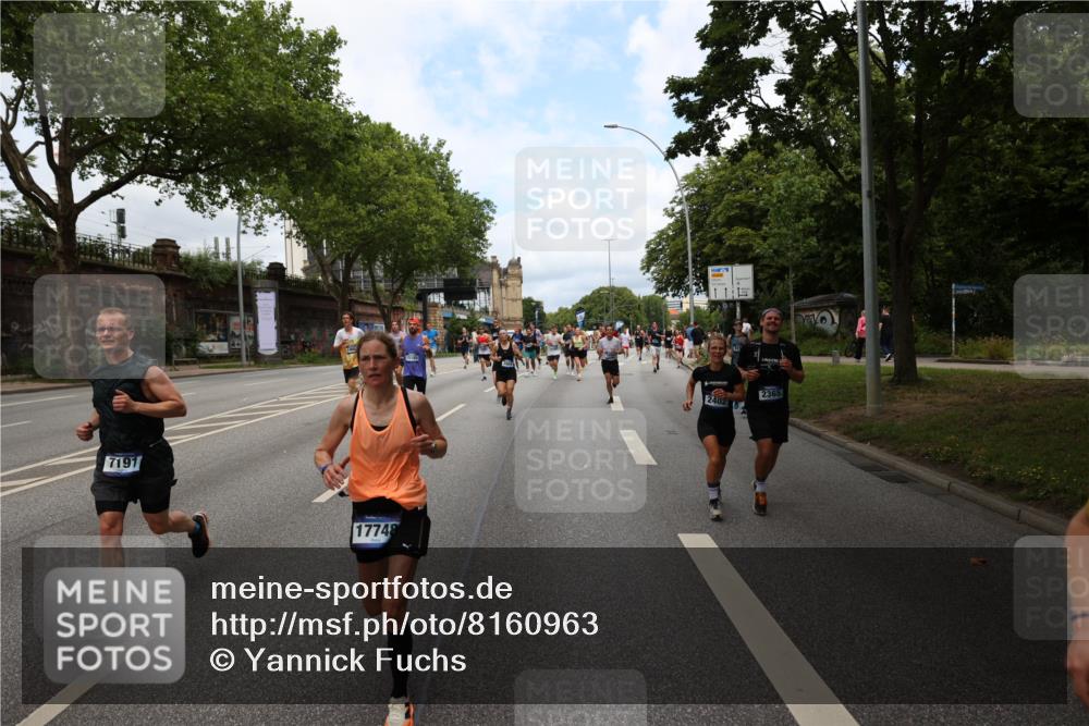 29.06.2025 - hella hamburg halbmarathon Yannick Fuchs http://msf.ph/oto/8160963 29.06.2025 10:38:56 20KM 1057, 1220, 1391, 1468, 1782, 1902, 1941, 2365, 2402, 2415, 3004, 3098, 3305, 4691, 4991, 5231, 5476, 5884, 7191, 7322, 7710, 8928, 9159, 10596, 11469, 12159, 12711, 13123, 13975, 14351, 14464, 14667, 14686, 14687, 14816, 15185, 16506, 17097, 17406, 17748, 18539, 18560, 18806, 19207 meine-sportfotos.de