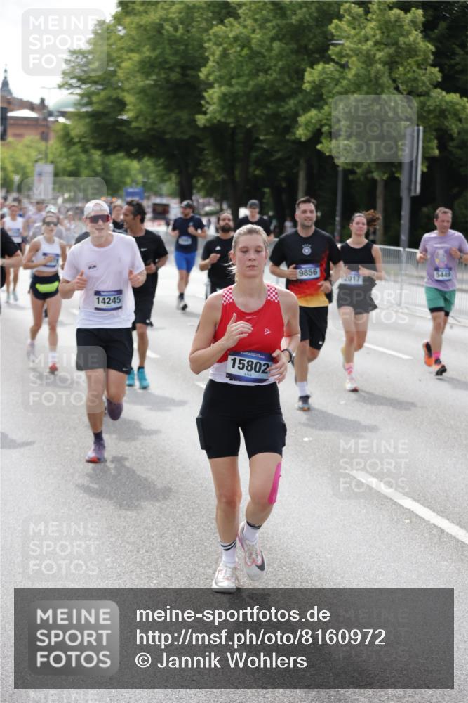 29.06.2025 - hella hamburg halbmarathon Jannik Wohlers http://msf.ph/oto/8160972 29.06.2025 10:19:00 Lombardsbrücke 1332, 1708, 2017, 2311, 2589, 2795, 2812, 2895, 2993, 2995, 4722, 5035, 5080, 5123, 5178, 5429, 5449, 6542, 6939, 7143, 8537, 8575, 8761, 8778, 9252, 9856, 10039, 10124, 10129, 10966, 11081, 11247, 12007, 12696, 12741, 13180, 13424, 13567, 13781, 13984, 14000, 14245, 14593, 14808, 14957, 15780, 15802, 15817, 16142, 16159, 16613, 16631, 16951, 16952, 17187, 17721, 18053, 18151, 18234, 18279, 18686, 18698 meine-sportfotos.de