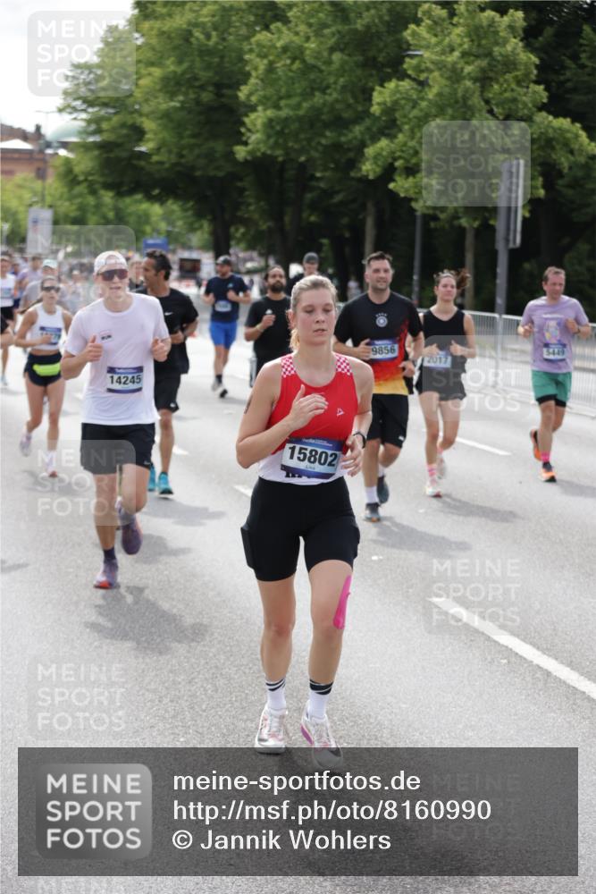 29.06.2025 - hella hamburg halbmarathon Jannik Wohlers http://msf.ph/oto/8160990 29.06.2025 10:19:00 Lombardsbrücke 1332, 1708, 2017, 2311, 2589, 2795, 2812, 2895, 2993, 2995, 4722, 5035, 5080, 5123, 5178, 5429, 5449, 6542, 6939, 7143, 8537, 8575, 8761, 8778, 9252, 9856, 10039, 10124, 10129, 10966, 11081, 11247, 12007, 12696, 12741, 13180, 13424, 13567, 13781, 13984, 14000, 14245, 14593, 14808, 14957, 15780, 15802, 15817, 16142, 16159, 16613, 16631, 16951, 16952, 17187, 17721, 18053, 18151, 18234, 18279, 18686, 18698 meine-sportfotos.de