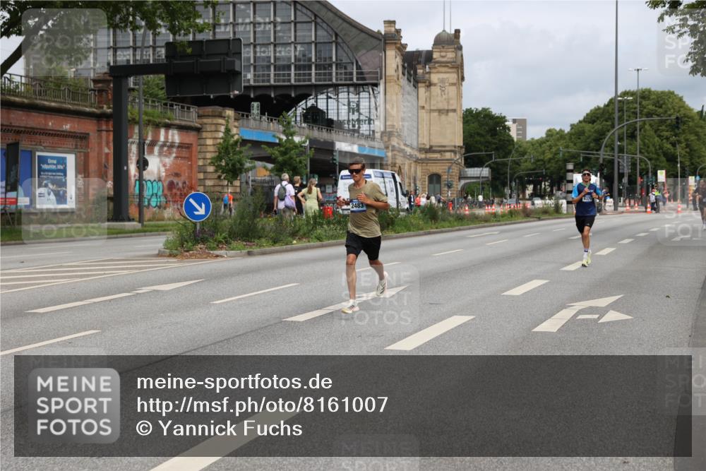 29.06.2025 - hella hamburg halbmarathon Yannick Fuchs http://msf.ph/oto/8161007 29.06.2025 10:20:44 20KM 2483, 4338, 8376, 10468, 11228, 11994, 12067, 13346 meine-sportfotos.de