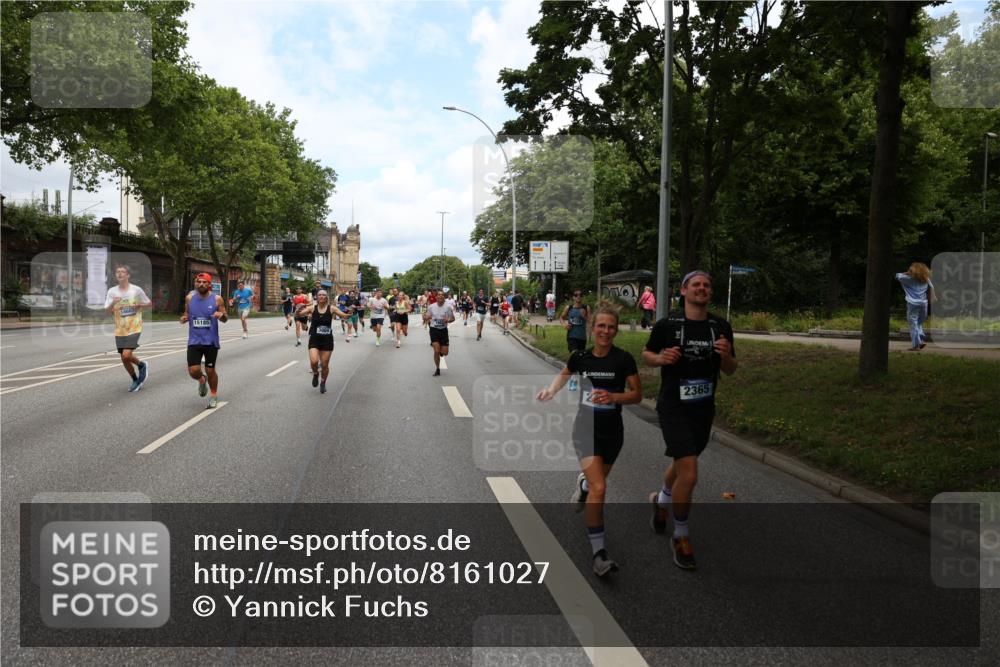29.06.2025 - hella hamburg halbmarathon Yannick Fuchs http://msf.ph/oto/8161027 29.06.2025 10:38:56 20KM 1057, 1220, 1391, 1468, 1782, 1902, 1941, 2365, 2402, 2415, 3004, 3098, 3305, 4691, 4991, 5231, 5476, 5884, 7191, 7322, 7710, 8928, 9159, 10596, 11469, 12159, 12711, 13123, 13975, 14351, 14464, 14667, 14686, 14687, 14816, 15185, 16506, 17097, 17406, 17748, 18539, 18560, 18806, 19207 meine-sportfotos.de