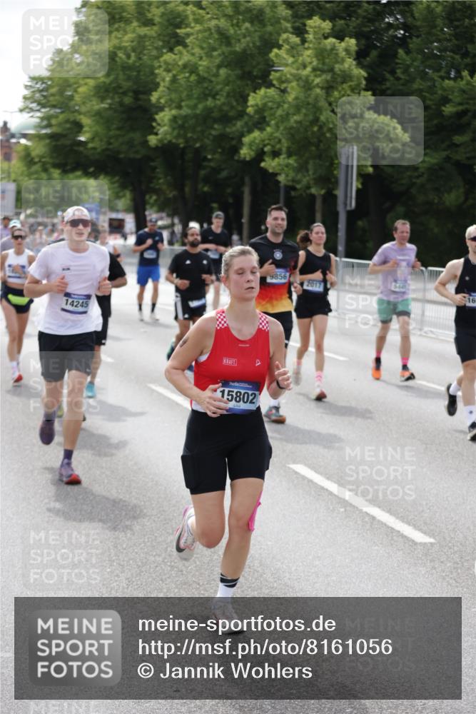 29.06.2025 - hella hamburg halbmarathon Jannik Wohlers http://msf.ph/oto/8161056 29.06.2025 10:19:00 Lombardsbrücke 1332, 1708, 2017, 2311, 2589, 2795, 2812, 2895, 2993, 2995, 4722, 5035, 5080, 5123, 5178, 5429, 5449, 6542, 6939, 7143, 8537, 8575, 8761, 8778, 9252, 9856, 10039, 10124, 10129, 10966, 11081, 11247, 12007, 12696, 12741, 13180, 13424, 13567, 13781, 13984, 14000, 14245, 14593, 14808, 14957, 15780, 15802, 15817, 16142, 16159, 16613, 16631, 16951, 16952, 17187, 17721, 18053, 18151, 18234, 18279, 18686, 18698 meine-sportfotos.de