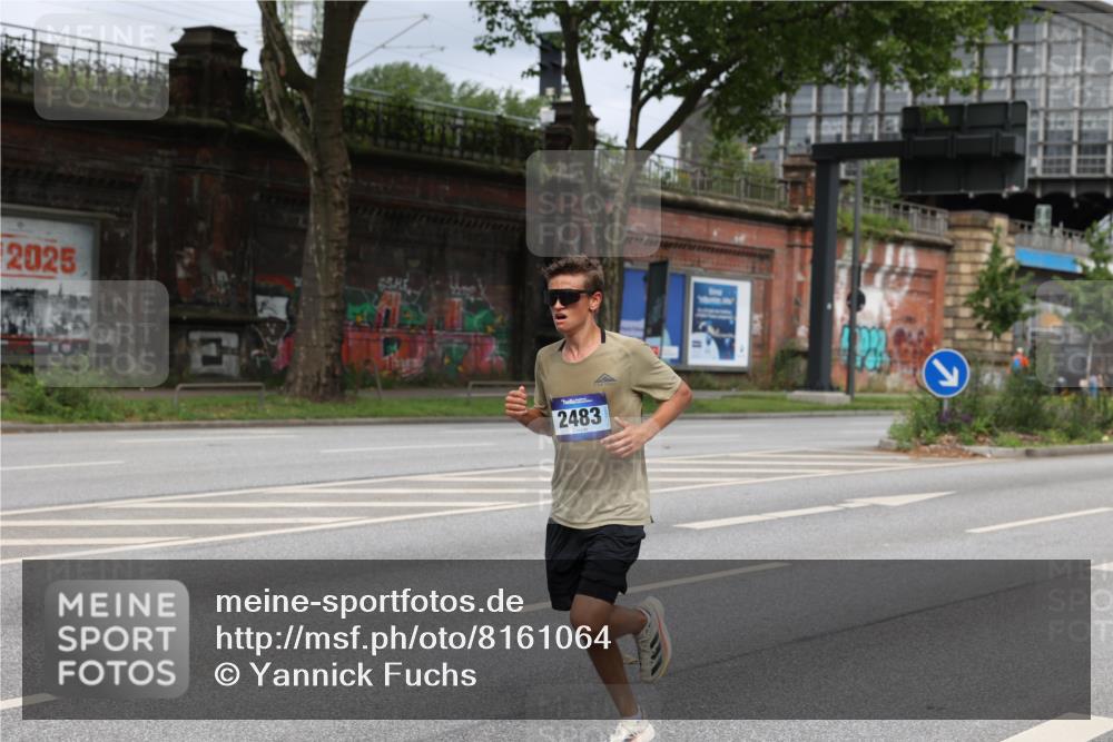 29.06.2025 - hella hamburg halbmarathon Yannick Fuchs http://msf.ph/oto/8161064 29.06.2025 10:20:46 20KM 2483, 4338, 8376, 10468, 11228, 11994, 12067, 13346, 17003 meine-sportfotos.de