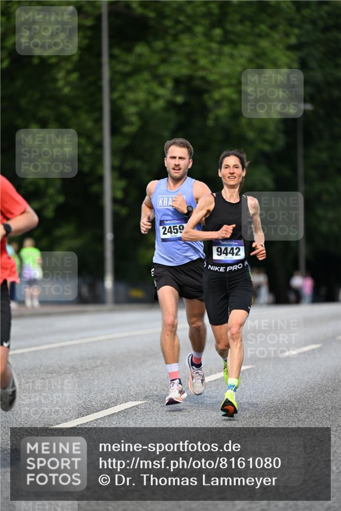 29.06.2025 - hella hamburg halbmarathon Dr. Thomas Lammeyer http://msf.ph/oto/8161080 29.06.2025 09:44:30 Kennedybrücke 2459, 4128, 4571, 7963, 9442, 10234, 11194 meine-sportfotos.de