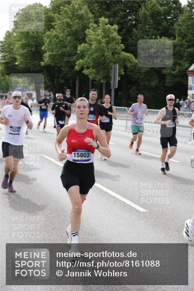 29.06.2025 - hella hamburg halbmarathon Jannik Wohlers http://msf.ph/oto/8161088 29.06.2025 10:19:00 Lombardsbrücke 1332, 1708, 2017, 2311, 2589, 2795, 2812, 2895, 2993, 2995, 4722, 5035, 5080, 5123, 5178, 5429, 5449, 6542, 6939, 7143, 8537, 8575, 8761, 8778, 9252, 9856, 10039, 10124, 10129, 10966, 11081, 11247, 12007, 12696, 12741, 13180, 13424, 13567, 13781, 13984, 14000, 14245, 14593, 14808, 14957, 15780, 15802, 15817, 16142, 16159, 16613, 16631, 16951, 16952, 17187, 17721, 18053, 18151, 18234, 18279, 18686, 18698 meine-sportfotos.de