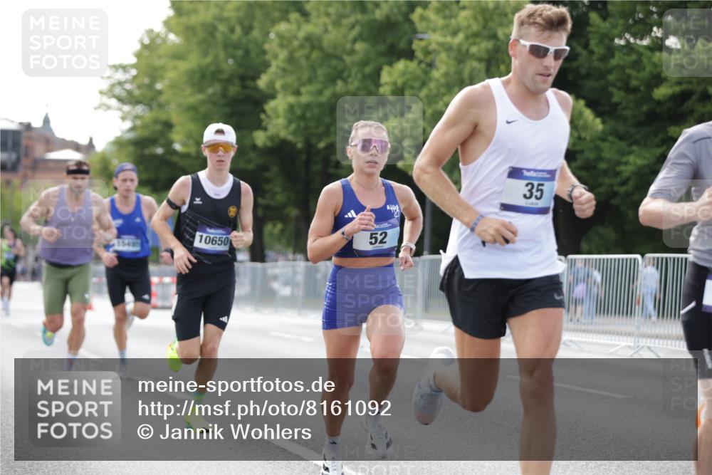 29.06.2025 - hella hamburg halbmarathon Jannik Wohlers http://msf.ph/oto/8161092 29.06.2025 09:39:46 Lombardsbrücke 35, 52, 53, 2144, 2659, 3720, 9255, 10650, 14717, 15495, 16120, 19075 meine-sportfotos.de