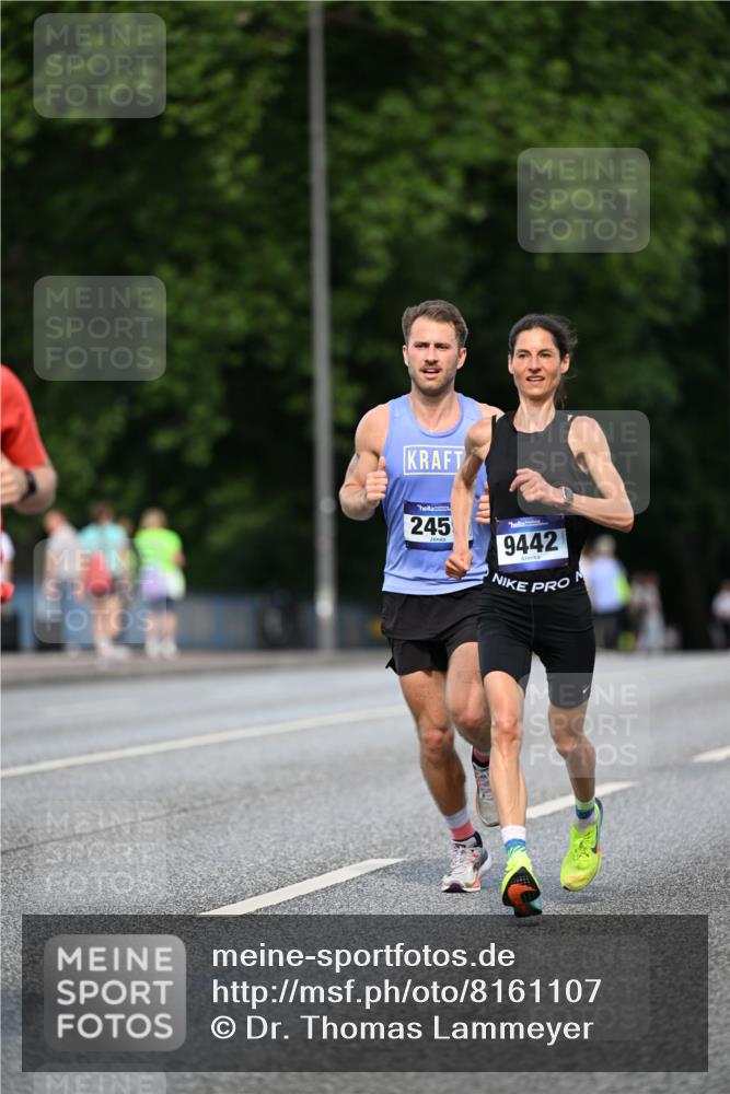 29.06.2025 - hella hamburg halbmarathon Dr. Thomas Lammeyer http://msf.ph/oto/8161107 29.06.2025 09:44:30 Kennedybrücke 2459, 4128, 4571, 7963, 9442, 10234, 11194 meine-sportfotos.de