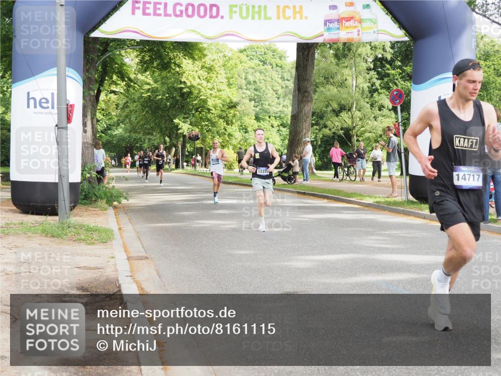 29.06.2025 - hella hamburg halbmarathon MichiJ http://msf.ph/oto/8161115 29.06.2025 10:11:21 Zwischen KM18-KM19 12373, 14717, 19075 meine-sportfotos.de