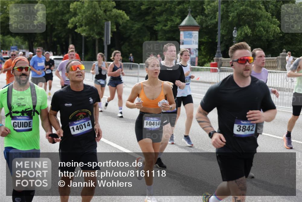 29.06.2025 - hella hamburg halbmarathon Jannik Wohlers http://msf.ph/oto/8161118 29.06.2025 10:19:54 Lombardsbrücke 1046, 1069, 1474, 2478, 3434, 3842, 4154, 4585, 4614, 4737, 4739, 5556, 5659, 5811, 5812, 5831, 5937, 6951, 7018, 7101, 7131, 7739, 7744, 8025, 8462, 8588, 9136, 9196, 9735, 9873, 10041, 10414, 10550, 10595, 10754, 11835, 12056, 13013, 14014, 14564, 14894, 15180, 15481, 15619, 16164, 16714, 16991, 17671, 18114 meine-sportfotos.de