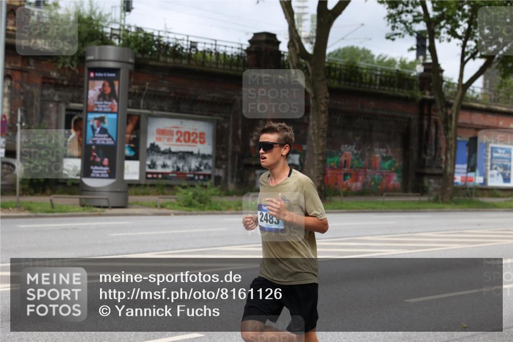29.06.2025 - hella hamburg halbmarathon Yannick Fuchs http://msf.ph/oto/8161126 29.06.2025 10:20:46 20KM 2483, 4338, 8376, 10468, 11228, 11994, 12067, 13346, 17003 meine-sportfotos.de