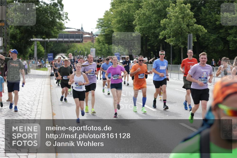 29.06.2025 - hella hamburg halbmarathon Jannik Wohlers http://msf.ph/oto/8161128 29.06.2025 10:19:55 Lombardsbrücke 1046, 1069, 1474, 2478, 3434, 3842, 4154, 4585, 4614, 4737, 4739, 5556, 5659, 5811, 5812, 5831, 5937, 6951, 7018, 7101, 7131, 7739, 7744, 8025, 8462, 8588, 9136, 9196, 9735, 9873, 10041, 10414, 10595, 10613, 10647, 10754, 11603, 11835, 12056, 13013, 14014, 14564, 14894, 15180, 15481, 15619, 16164, 16714, 16991, 17671, 18114 meine-sportfotos.de