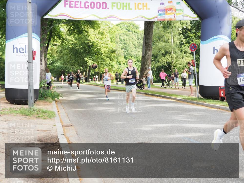 29.06.2025 - hella hamburg halbmarathon MichiJ http://msf.ph/oto/8161131 29.06.2025 10:11:21 Zwischen KM18-KM19 12373, 14717, 19075 meine-sportfotos.de