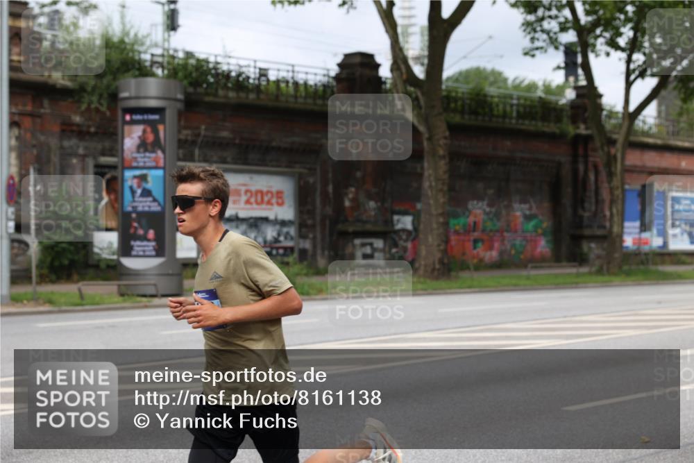 29.06.2025 - hella hamburg halbmarathon Yannick Fuchs http://msf.ph/oto/8161138 29.06.2025 10:20:46 20KM 2483, 4338, 8376, 10468, 11228, 11994, 12067, 13346, 17003 meine-sportfotos.de