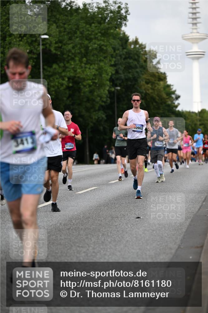 29.06.2025 - hella hamburg halbmarathon Dr. Thomas Lammeyer http://msf.ph/oto/8161180 29.06.2025 10:08:38 Kennedybrücke 1316, 1367, 1377, 1674, 2011, 2463, 2698, 3413, 3488, 4146, 4904, 5354, 5365, 5976, 6311, 6706, 6709, 8089, 8217, 10213, 10756, 10962 meine-sportfotos.de