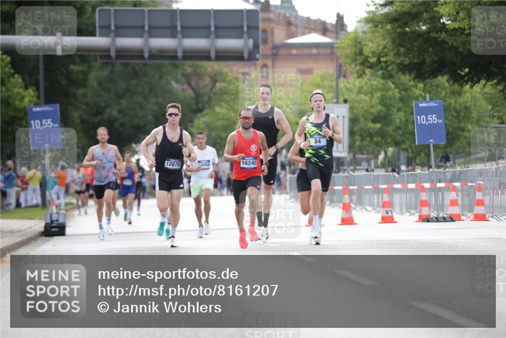 29.06.2025 - hella hamburg halbmarathon Jannik Wohlers http://msf.ph/oto/8161207 29.06.2025 09:39:50 Lombardsbrücke 35, 52, 2144, 2659, 3720, 9255, 10650, 14717, 15495, 16120, 19075 meine-sportfotos.de