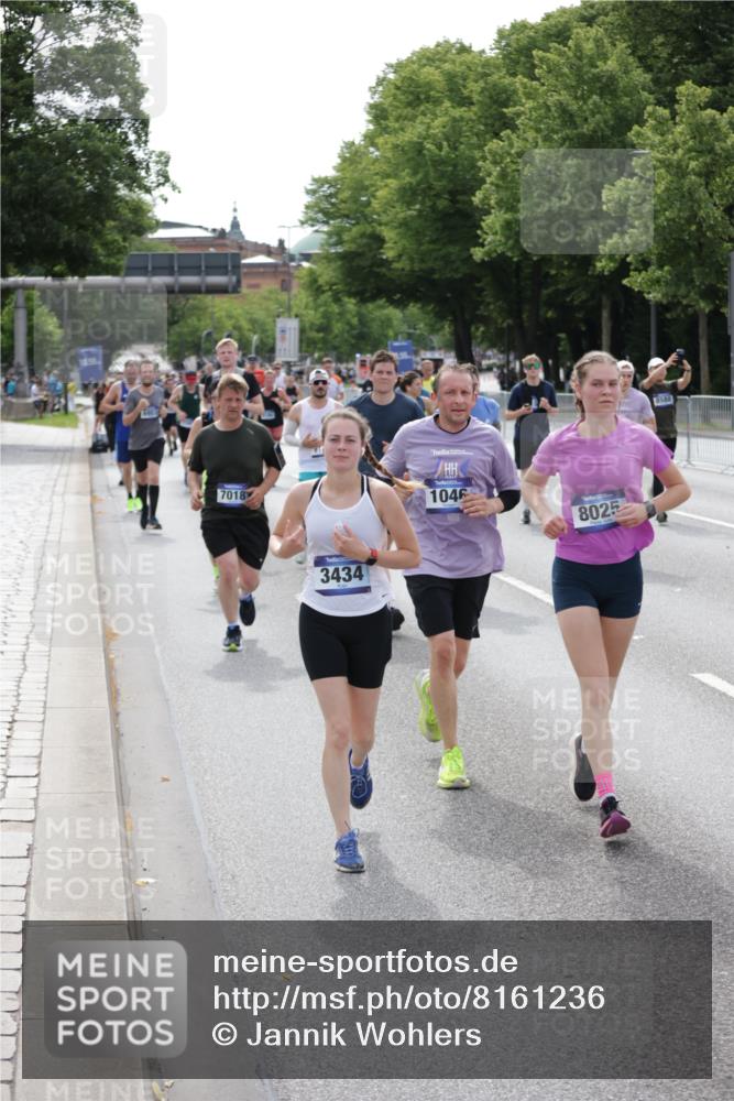 29.06.2025 - hella hamburg halbmarathon Jannik Wohlers http://msf.ph/oto/8161236 29.06.2025 10:19:57 Lombardsbrücke 1046, 1069, 1474, 2478, 3434, 3842, 4154, 4166, 4585, 4614, 5556, 5659, 5811, 5812, 5831, 5937, 6951, 7018, 7101, 7131, 7739, 7744, 8025, 8462, 8588, 9136, 9722, 9735, 9873, 10041, 10414, 10595, 10613, 10647, 10754, 11603, 11835, 12056, 12977, 13013, 14014, 14564, 14894, 15180, 15481, 15619, 16991, 17671, 18114, 19093 meine-sportfotos.de