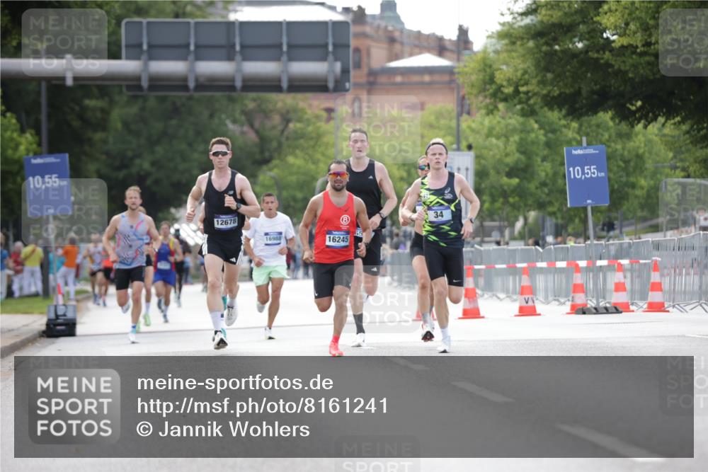 29.06.2025 - hella hamburg halbmarathon Jannik Wohlers http://msf.ph/oto/8161241 29.06.2025 09:39:50 Lombardsbrücke 35, 52, 2144, 2659, 3720, 9255, 10650, 14717, 15495, 16120, 19075 meine-sportfotos.de
