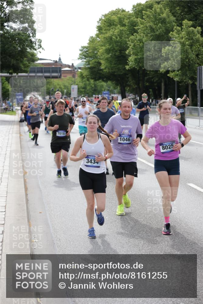 29.06.2025 - hella hamburg halbmarathon Jannik Wohlers http://msf.ph/oto/8161255 29.06.2025 10:19:57 Lombardsbrücke 1046, 1069, 1474, 2478, 3434, 3842, 4154, 4166, 4585, 4614, 5556, 5659, 5811, 5812, 5831, 5937, 6951, 7018, 7101, 7131, 7739, 7744, 8025, 8462, 8588, 9136, 9722, 9735, 9873, 10041, 10414, 10595, 10613, 10647, 10754, 11603, 11835, 12056, 12977, 13013, 14014, 14564, 14894, 15180, 15481, 15619, 16991, 17671, 18114, 19093 meine-sportfotos.de