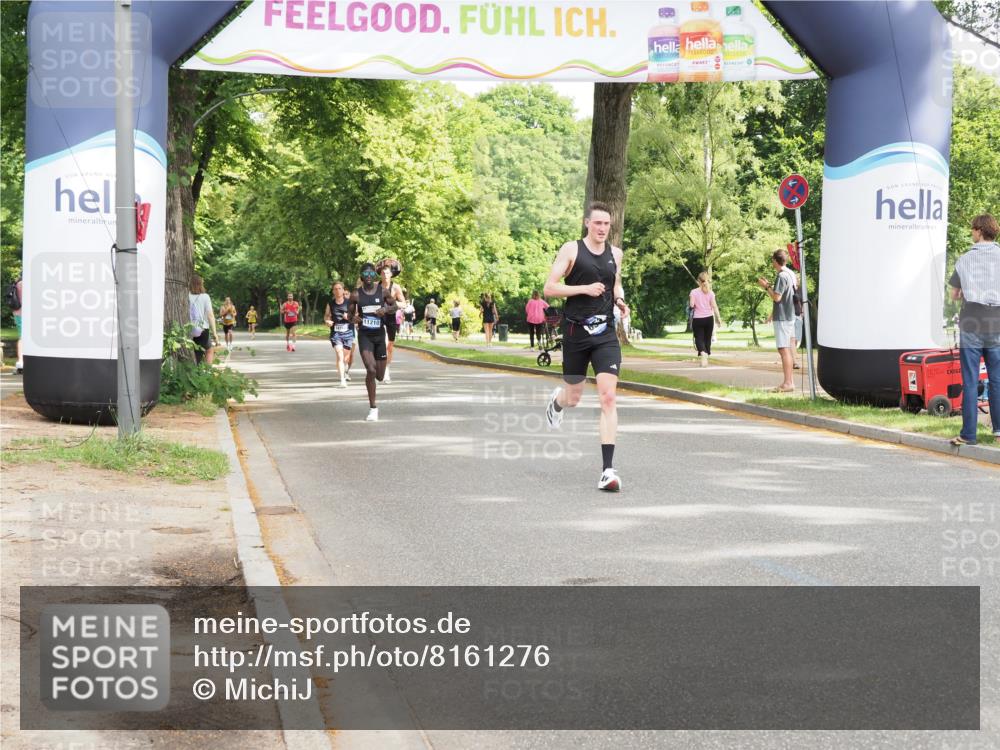 29.06.2025 - hella hamburg halbmarathon MichiJ http://msf.ph/oto/8161276 29.06.2025 10:11:27 Zwischen KM18-KM19 12373, 14717, 15526, 19075 meine-sportfotos.de